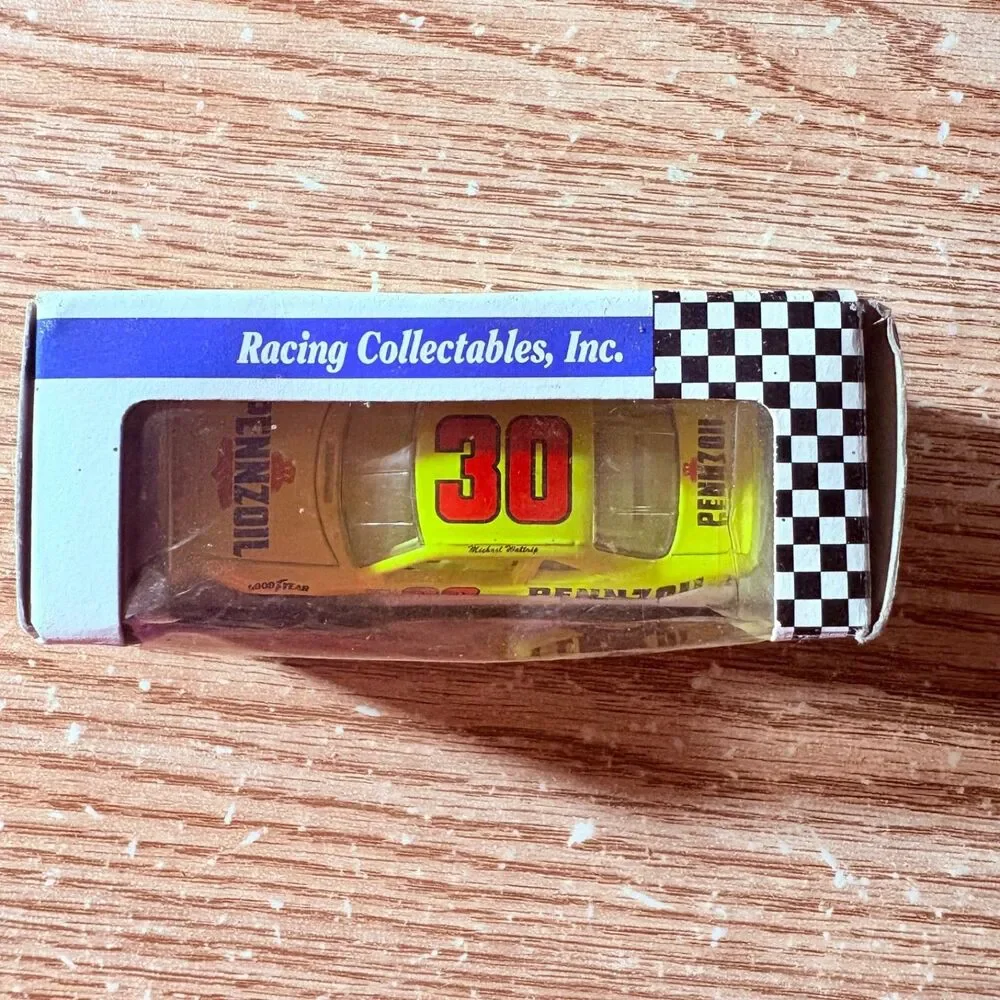Michael Waltrip #30 Pennzoil 1991 Pontiac 1:64 scale Revell RCCA